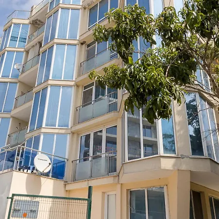 شقة Kabakum 1br Retreat With Parking, Steps To By Flat Mаnаger *