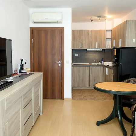 דירה Kabakum 1br Retreat With Parking, Steps To By Flat Mаnаger