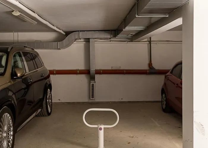 Kabakum 1br Retreat With Parking, Steps To By Flat Mаnаger شقة