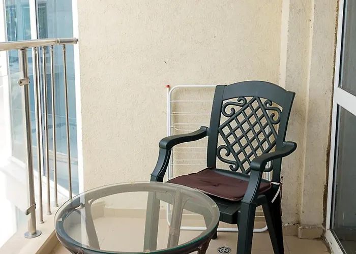 Kabakum 1br Retreat With Parking, Steps To By Flat Mаnаger شقة فارنا