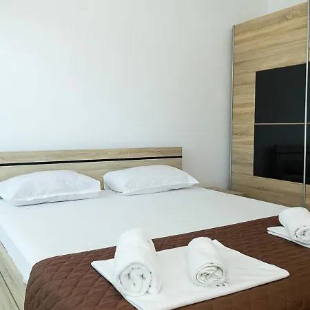 Kabakum 1br Retreat With Parking, Steps To By Flat Mаnаger