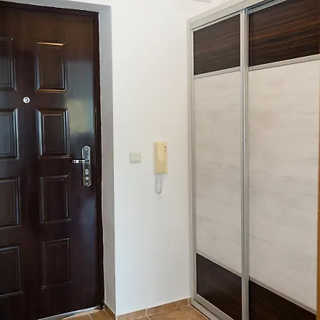 Apartment Kabakum 1br Retreat With Parking, Steps To By Flat Mаnаger Varna